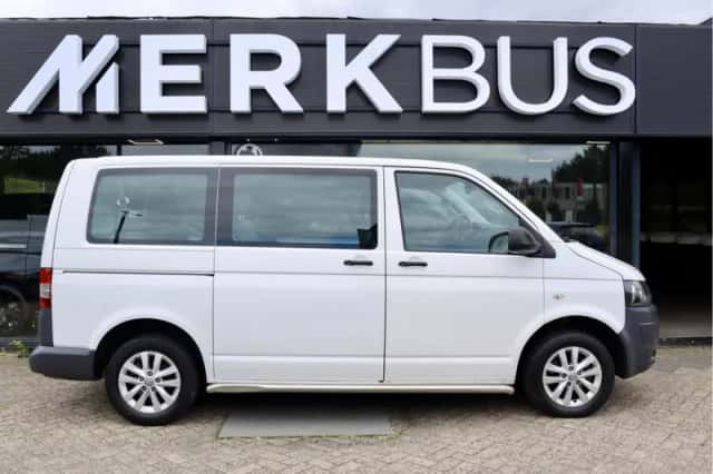 Volkswagen Transporter (2013) thumbnail 5