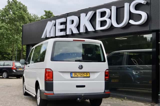 Volkswagen Transporter (2017) thumbnail 3