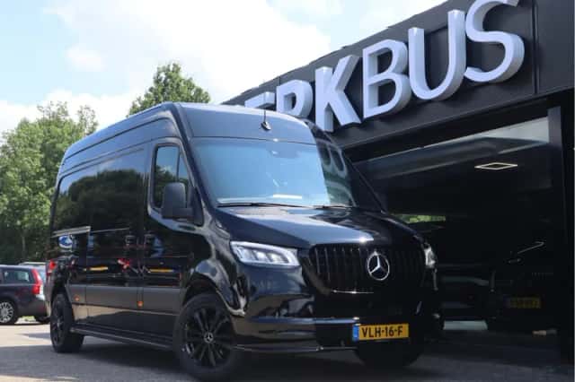 Mercedes-Benz Sprinter (2021) thumbnail 1