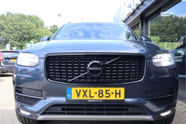 Volvo XC90 (2020) thumbnail 3