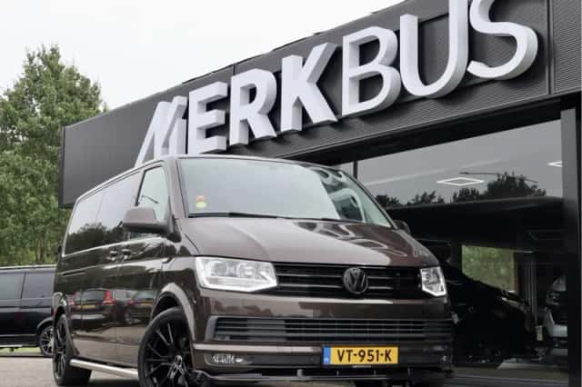Volkswagen Transporter (2016) thumbnail 1
