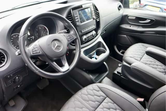 Mercedes-Benz Vito (2021) thumbnail 2