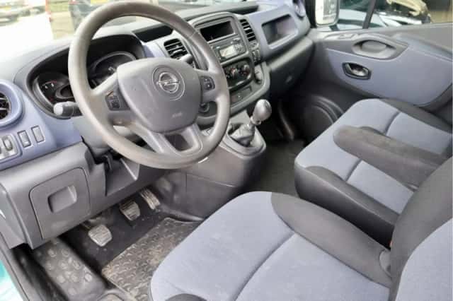 Opel Vivaro (2017) thumbnail 2