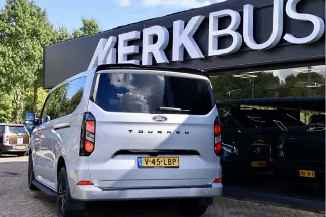Ford Transit Custom (2024) thumbnail 3