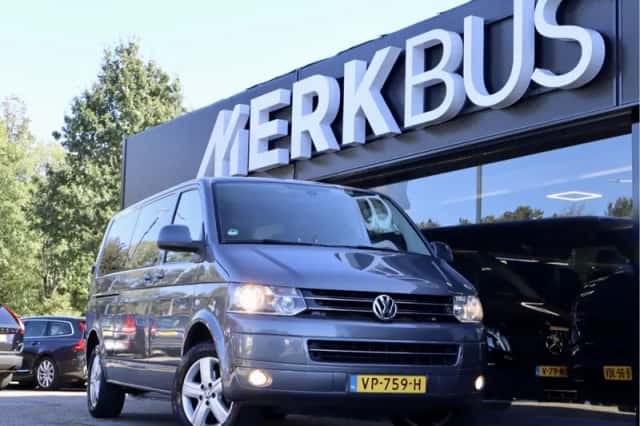 Volkswagen Transporter (2015) thumbnail 1