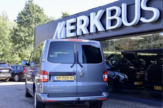 Volkswagen Transporter (2015) thumbnail 3