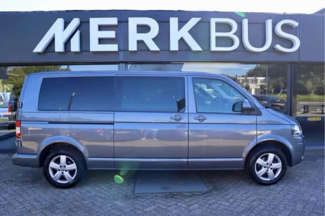Volkswagen Transporter (2015) thumbnail 5