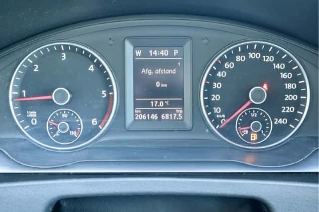 Volkswagen Transporter (2015) thumbnail 6