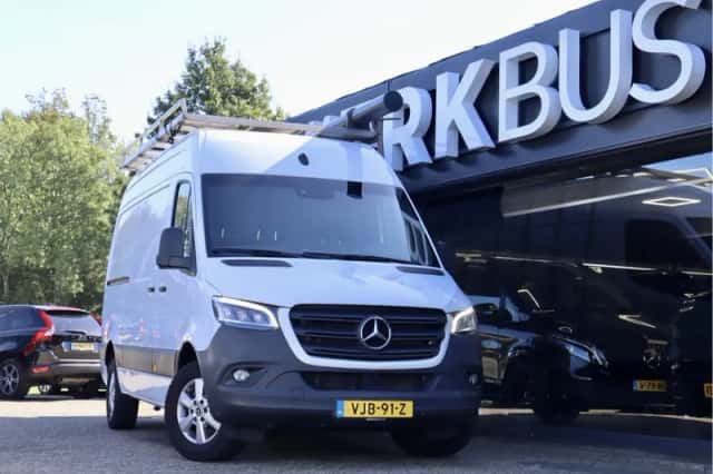 Mercedes-Benz Sprinter (2021) thumbnail 1