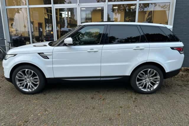 Land Rover Range Rover Sport (2017) thumbnail 2