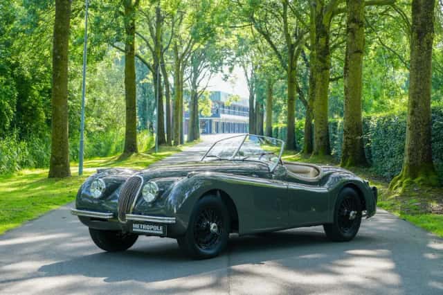 Jaguar XK 120 (1951) thumbnail 1