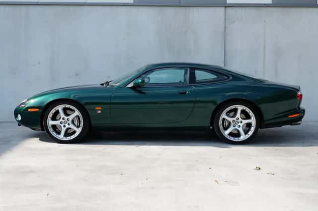 Jaguar XKR (2003) thumbnail 2