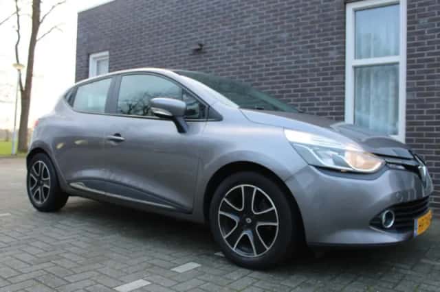 Renault Clio (2015) thumbnail 2