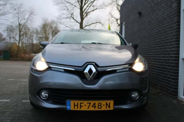 Renault Clio (2015) thumbnail 6