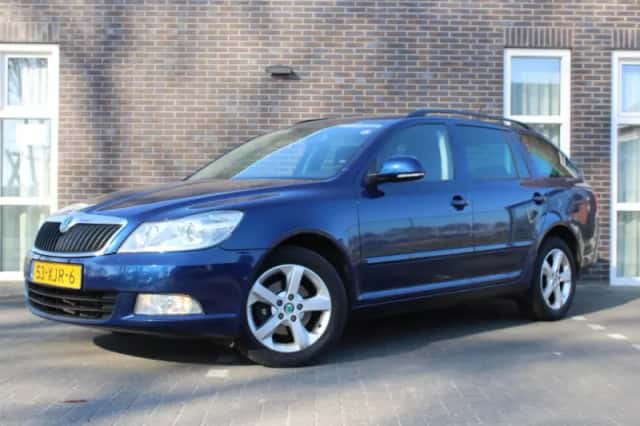 Škoda Octavia (2012) thumbnail 1