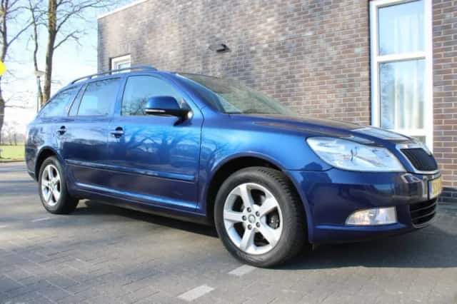 Škoda Octavia (2012) thumbnail 2