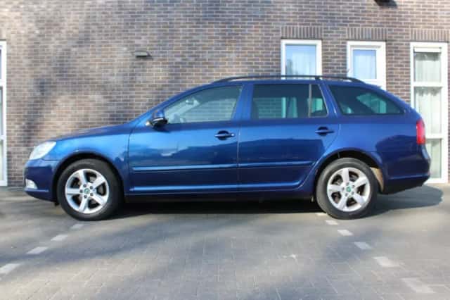 Škoda Octavia (2012) thumbnail 3
