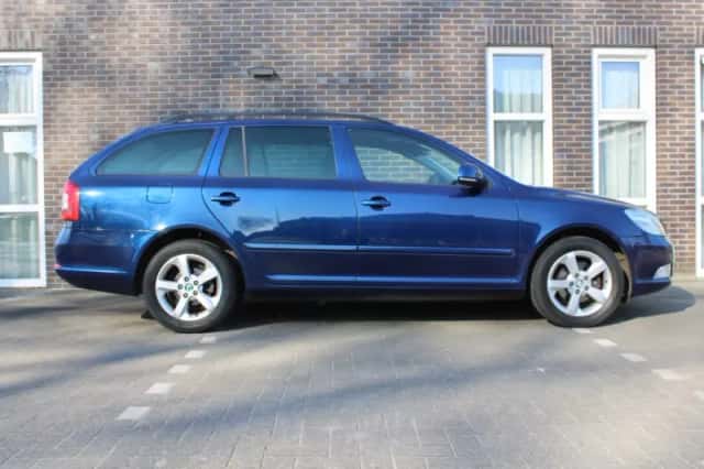 Škoda Octavia (2012) thumbnail 4