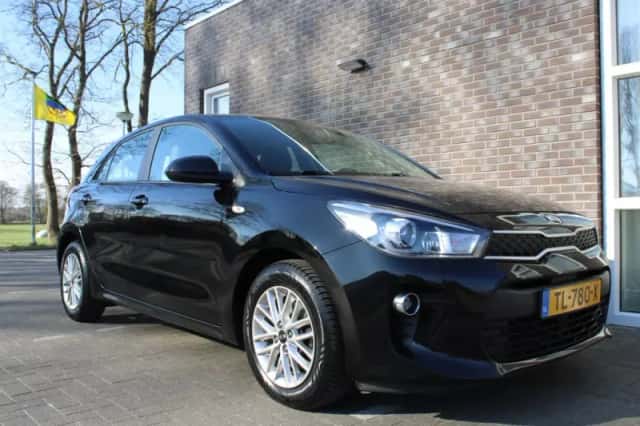 Kia Rio (2018) thumbnail 2