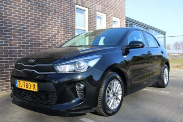 Kia Rio (2018) thumbnail 3