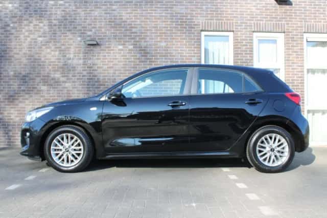 Kia Rio (2018) thumbnail 5