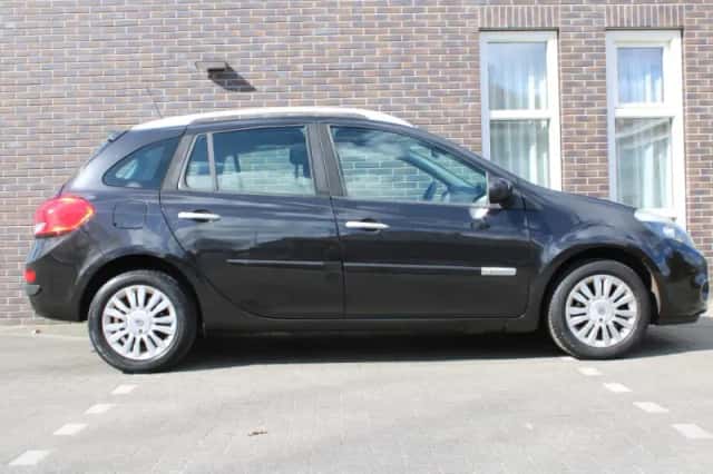 Renault Clio (2010) thumbnail 4