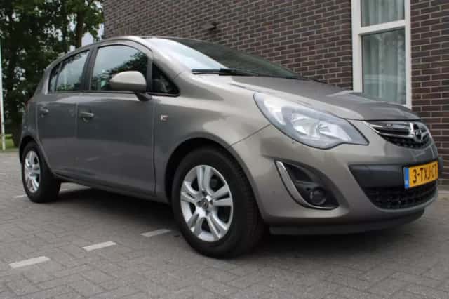 Opel Corsa (2014) thumbnail 2