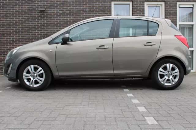 Opel Corsa (2014) thumbnail 5