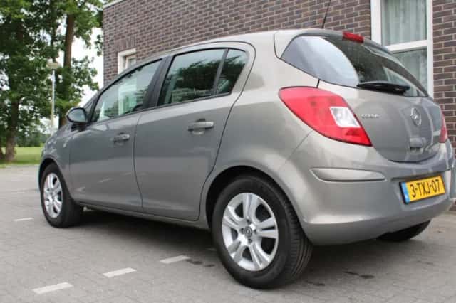 Opel Corsa (2014) thumbnail 6
