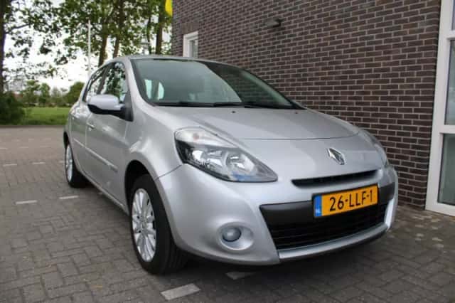 Renault Clio (2010) thumbnail 2