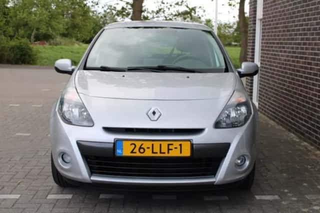 Renault Clio (2010) thumbnail 6