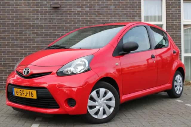 Toyota Aygo (2013) thumbnail 1