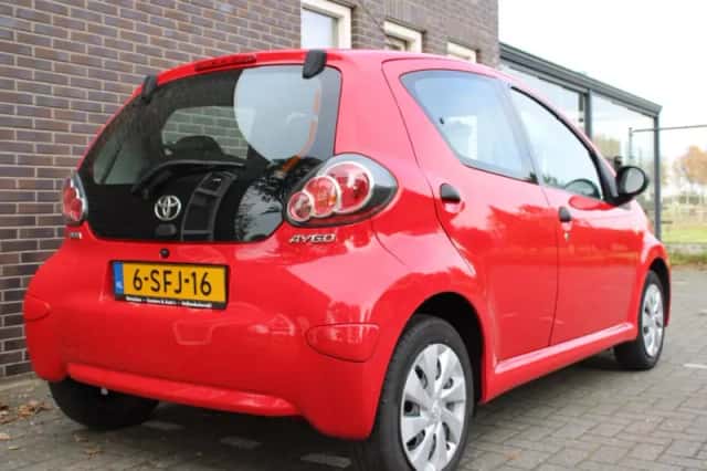 Toyota Aygo (2013) thumbnail 6