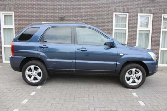 Kia Sportage (2010) thumbnail 3