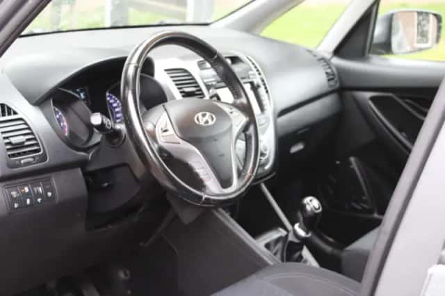 Hyundai ix20 (2013) thumbnail 2