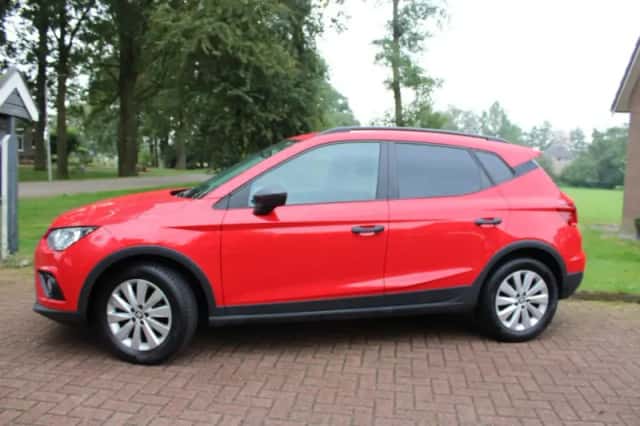 SEAT Arona (2021) thumbnail 2
