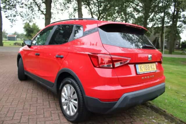 SEAT Arona (2021) thumbnail 3