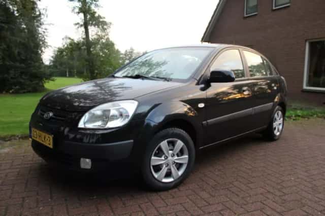 Kia Rio (2009) thumbnail 1