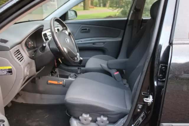 Kia Rio (2009) thumbnail 5