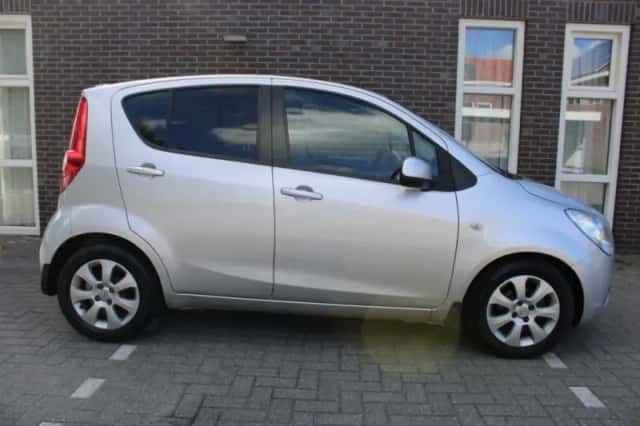 Opel Agila (2010) thumbnail 3