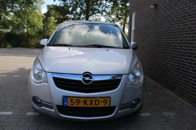 Opel Agila (2010) thumbnail 6