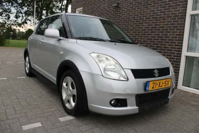 Suzuki Swift (2007) thumbnail 2
