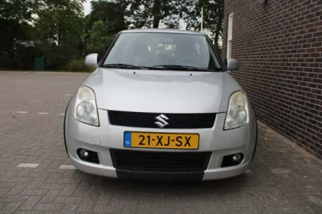 Suzuki Swift (2007) thumbnail 6