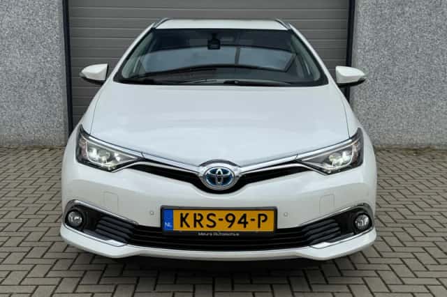 Toyota Auris (2016) thumbnail 5
