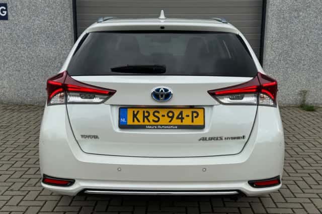 Toyota Auris (2016) thumbnail 6