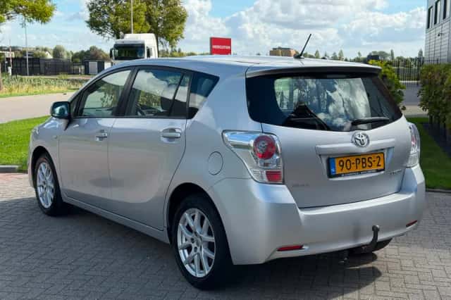 Toyota Verso (2011) thumbnail 6