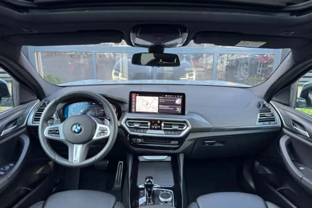 BMW X4 (2024) thumbnail 2