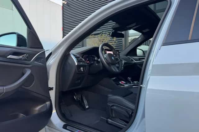 BMW X4 (2024) thumbnail 4