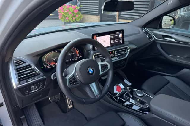 BMW X4 (2024) thumbnail 5