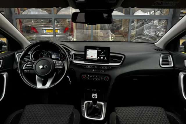 Kia Ceed Sportswagon (2019) thumbnail 2